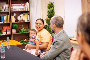 Mamanan tiener ta construí un futuro stabil pa nan famianan cu programa di coaching di bida