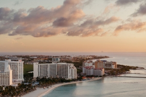 The St. Regis Aruba Resort a celebra su apertura!     