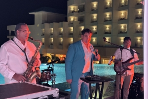 Rooftop bar ZIMA na Joia Aruba by Iberostar a celebra su apertura