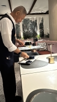 Grupo di prensa e experencia un Sunset Grille ‘transforma’ na Hilton Aruba  