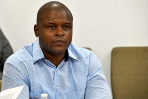 Na Corsou, segun OM tin 5 cargo penal contra ex parlamentario Martinez