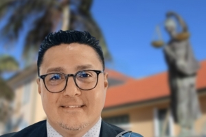 Besaril: A tir’e bou di bus mientras otro, acusa di mesun cos ta haya otro trato 