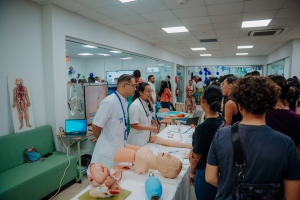HOH: Opendag tabata pa cera generacion nobo conoci cu e hospital  