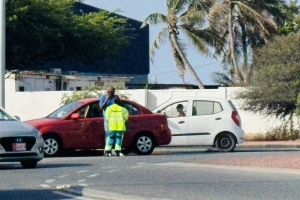 Falta di preferencia a causa accidente na rotonde na FCCA awe mainta