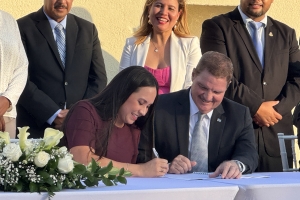 Partidonan AVP y FUTURO a firma nan acuerdo di gobernacion