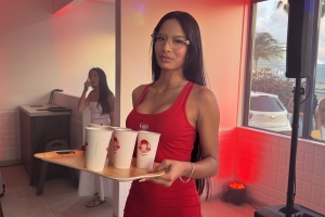 Lansamento grandi pa e Sweet ‘N Smokey BBQ Cheeseburger y Caramel Crunch Frosty di Wendy’s