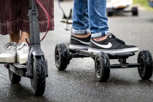 Na Hulanda pronto lo exigi nummerplaat pa e-steps por subi caya  