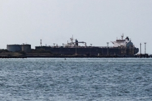 Varios tanker ta den awa territorial di Aruba wardando crudo di Venezuela prome cu deadline vence