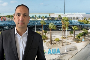 Parlamentario cu varios pregunta na minister riba retiro di hunta di comisario di aeropuerto
