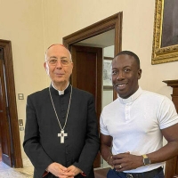 Pastor Curtis Meris, canciyer di Obispado:  Papa Leo XIV conoce e realidad di rond mundo