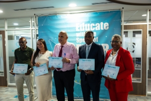 SETAR empoderando educacion: tur scol na Aruba awo conecta riba Fiber! 