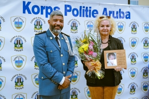 Cuerpo policial di Aruba a despedi di sra. Trudy Hassell