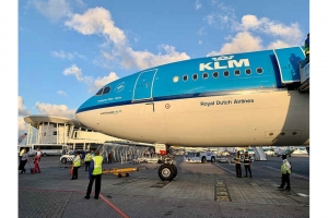 Buelonan pa parti Caribe di Reino exonera di impuesto aereo probablemente 