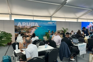 Reunion na Antigua a confirma cu  turismo pa Caribe ta den bahada pa cuartal 3 di 2025  