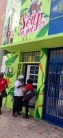 Mama di Xander Bogaerts, Sandra Brown, a habri negoshi di bende sopi na San Nicolas 