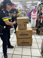 Polis a detene doño di supermercado chines, pa a cumpra productonan horta y bende esaki 