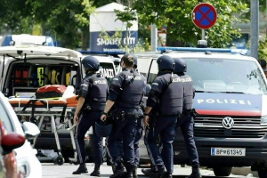 Dies morto den tiroteo na scol na Austria  