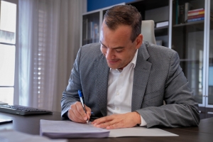 Presupuesto 2026 di pais Aruba entrega na CAft pa conseho