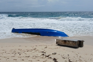 Wardacosta: A haya un ‘yola’ bandona na Dos Playa