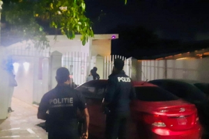 Atraco Team a detene hoben na Kamerlingh Onnestraat pa ladronicia 