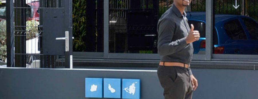 OM: Ex-parlamentario di Corsou Calmes a falsifica 3 slip di salario di su colaboradonan