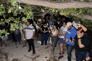 Grupo grandi di piscador y amigo a bin hunto pa reza pa piscadornan perdi