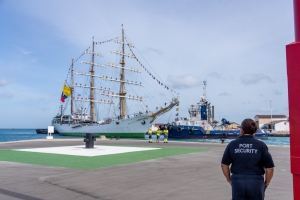 'Buque' ARC Gloria ricibi ayera na Aruba cu ceremonia special  
