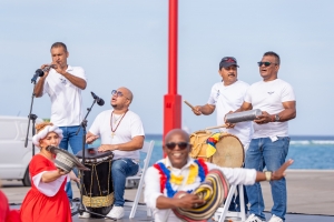 'Buque' ARC Gloria ricibi ayera na Aruba cu ceremonia special  