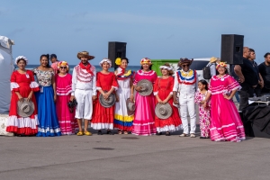 'Buque' ARC Gloria ricibi ayera na Aruba cu ceremonia special  