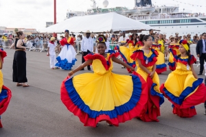 'Buque' ARC Gloria ricibi ayera na Aruba cu ceremonia special  