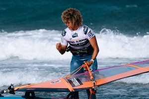 Sarah Quita Offringa di Aruba ta sigui gana titulo internacional na Tenerife