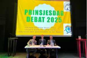 VNO (representacion di Hulanda) a organiza dia special pa mas di 180 studiante riba Prinsjesdag