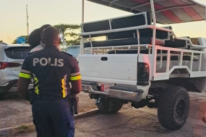Mas di 25 chauffeur a haya multa di polis durante control na Oranjestad   