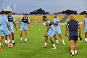 Seleccion di Corsou a practica ayera den Stadion Ergilio Hato