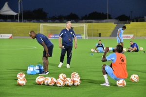 Seleccion di Corsou a practica ayera den Stadion Ergilio Hato
