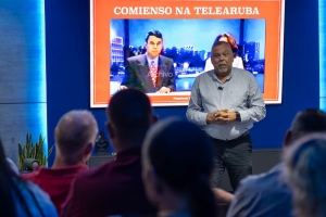 Academia di bon gobernacion a atende tema di prensa y politica cu Noticiacla y 24ora 