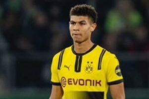 Dos cara hoben nobo den seleccion di futbol di Corsou