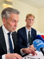 Schoof: Hulanda ta yuda Aruba cu mas di 100 miyon florin pa nos red di energia 