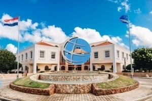 Aruba ta conta riba crecemento modera den añanan cu ta bini