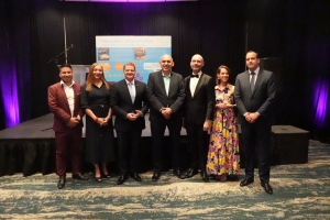 Anochi di beneficio festivo pa renovacion di Cas di Cultura ta uni Aruba cu Hulanda