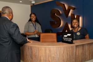  Aeropuerto di Sint Maarten awor tin un terminal separa pa jet priva