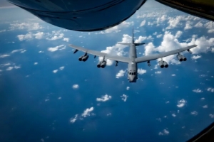  Merca ta  confirma cu buelo di un bombardero y dos avion di combate a pasa riba Aruba 