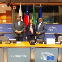 Presidente di Parlamento di Aruba ta na Bruselas pa Eurolat