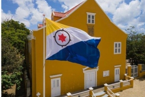 Ley pa amplia eilandsraad y bestuurscollege di islanan BES ta bai pa Tweede Kamer