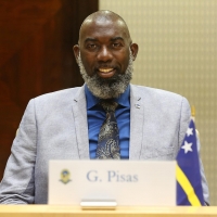 Debi na crisis den region, prome minister di Corsou, Pisas tambe a cancela biahe pa Hulanda