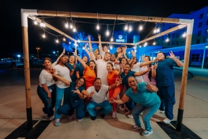 Hospital a los nan videoclip di fin di aña cu Jeon y Coro Tutti Frutti ‘Salud na bo salud!”  