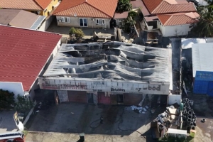 Negoshi di meubels y matras usa na Tarabana a kima full  