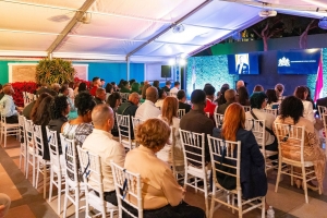 Grupo di ciudadano a naturalisa y haya nacionalidad hulandes den presencia di Gobernador
