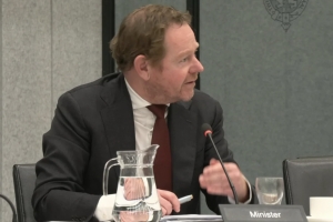 Tweede Kamer kier cu Hulanda rechasa accion di Merca den Venezuela