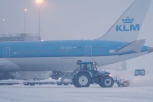  KLM ta cancela 80 buelo diabierna riba Schiphol pa motibo di sneeuw y ijs